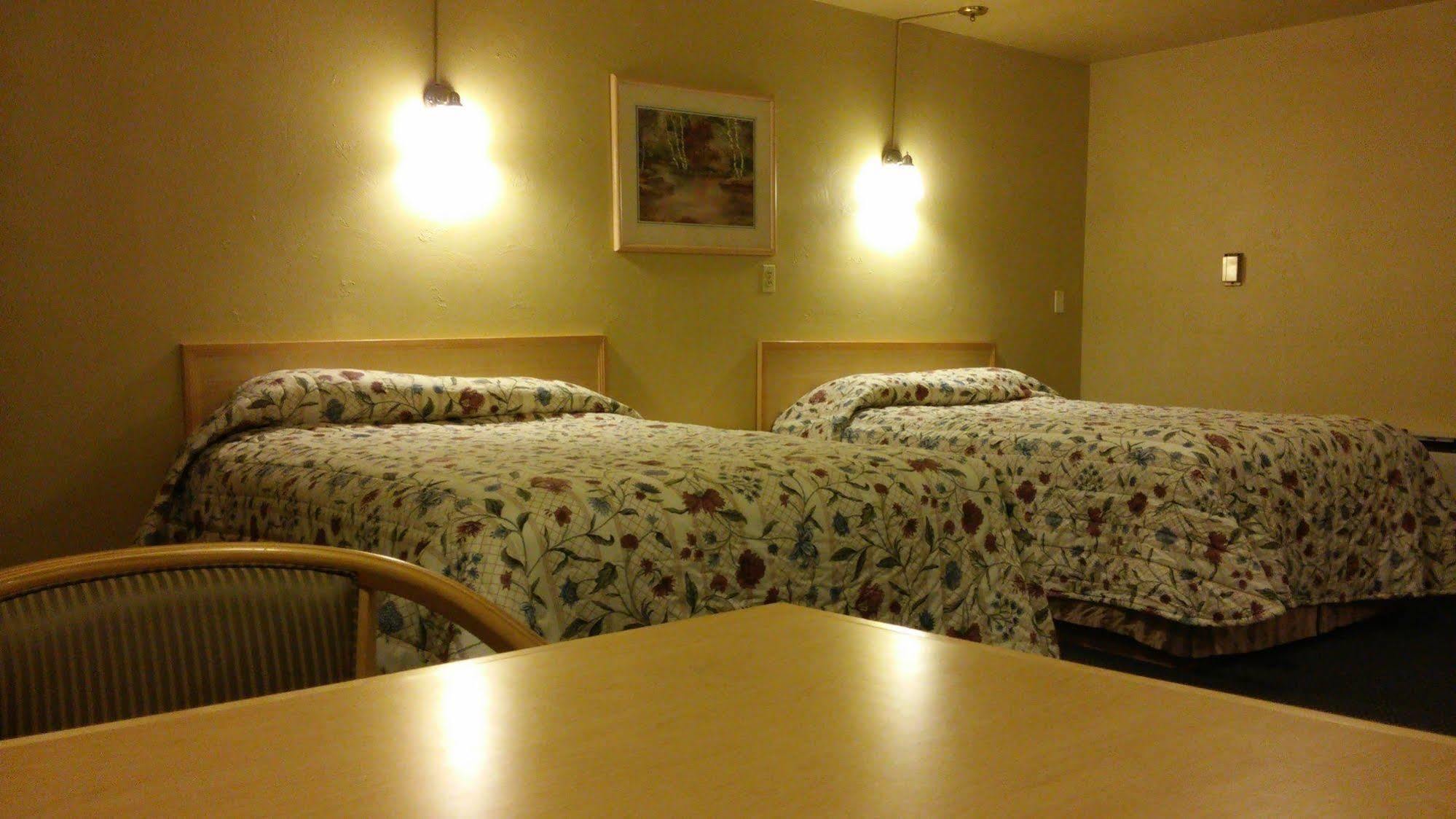 Budget Host Longhorn Motel Byers Kültér fotó